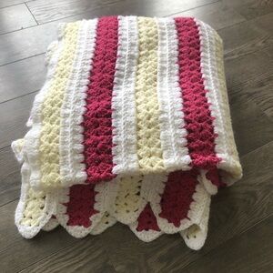 Handmade‎ Crotchet Blanket Magenta Cream White